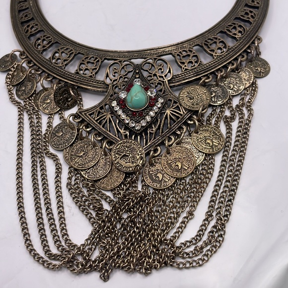 Dangling chains coins with Howlite & crystal center pice antique gold finish - Picture 2 of 4